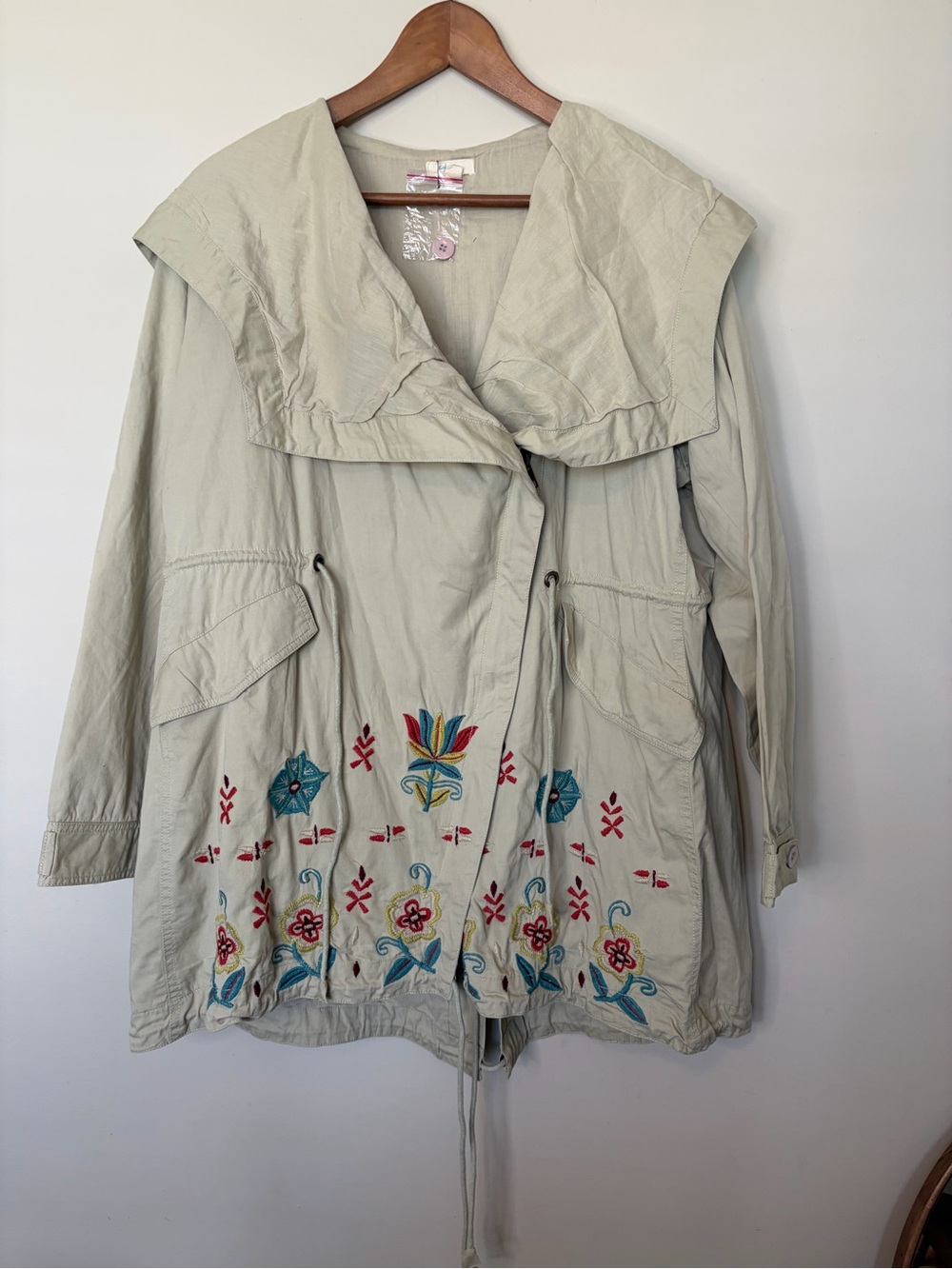 NWOT 100 % cotton Kyla Seo Embroidered  Beige Jacket with Drawstring waist XXL